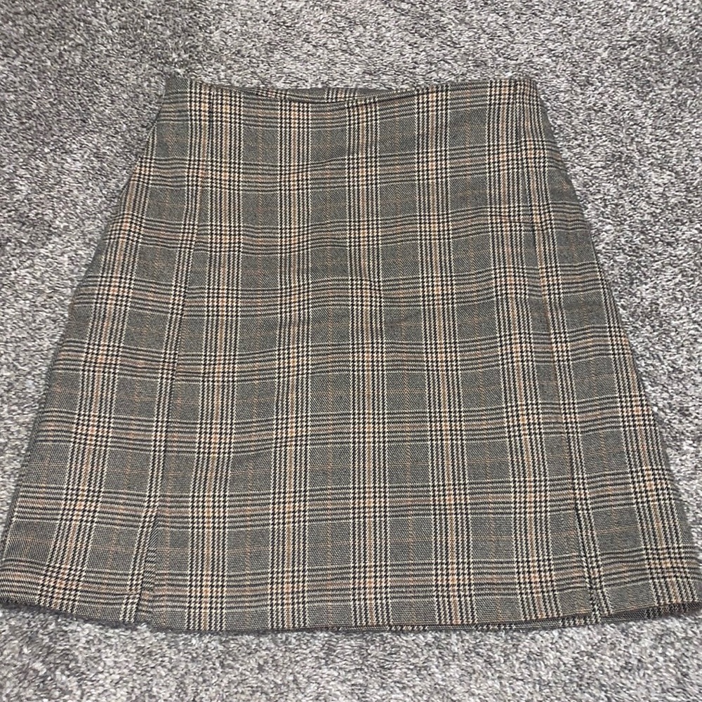 John gault mini skirt!